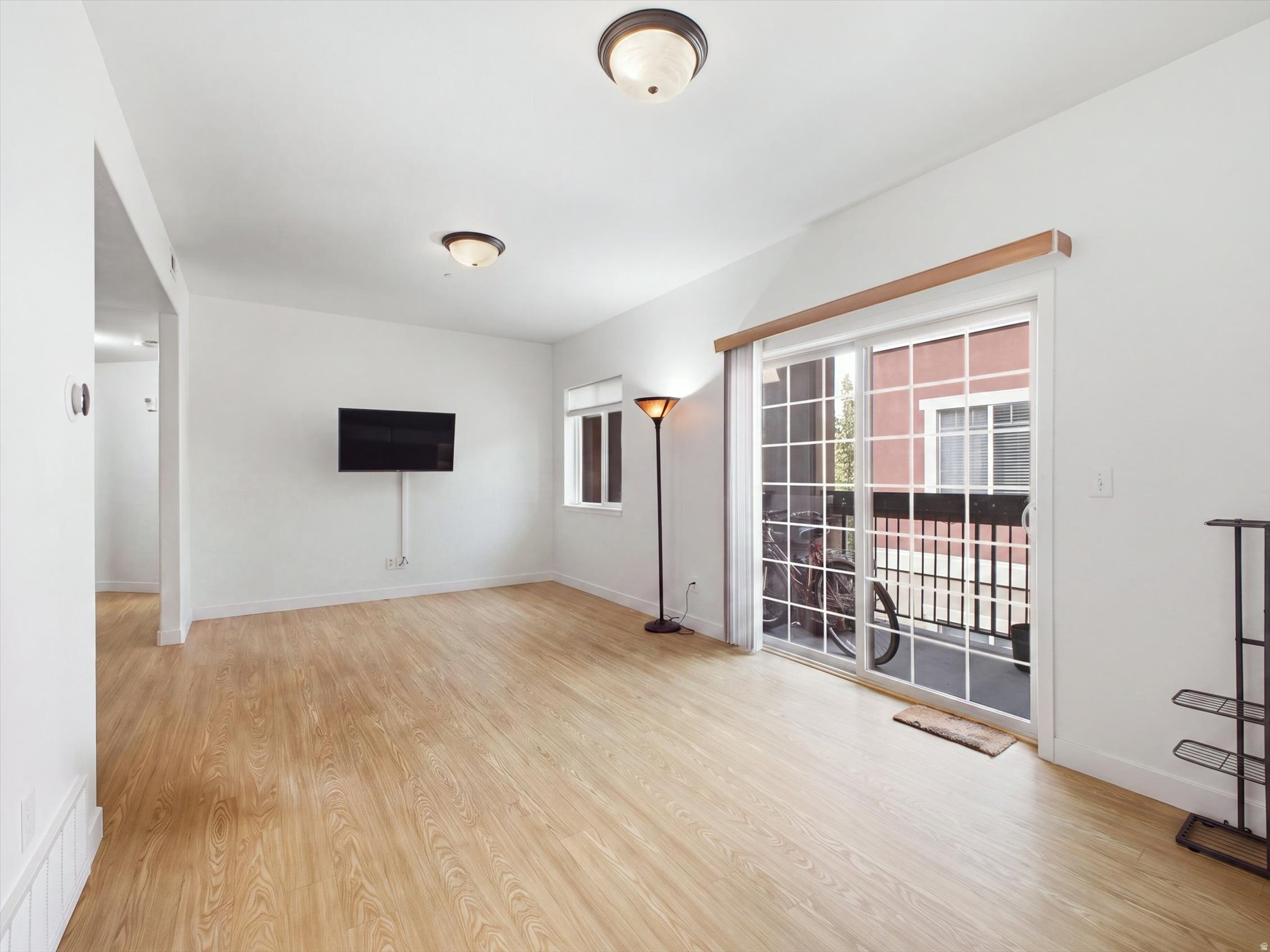 190 E BELMONT AVE #9