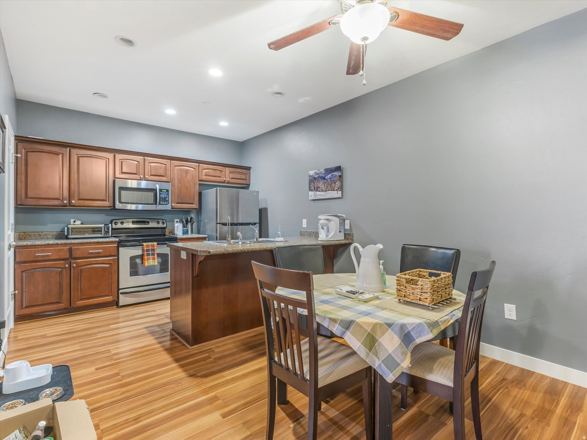 190 E BELMONT AVE #9