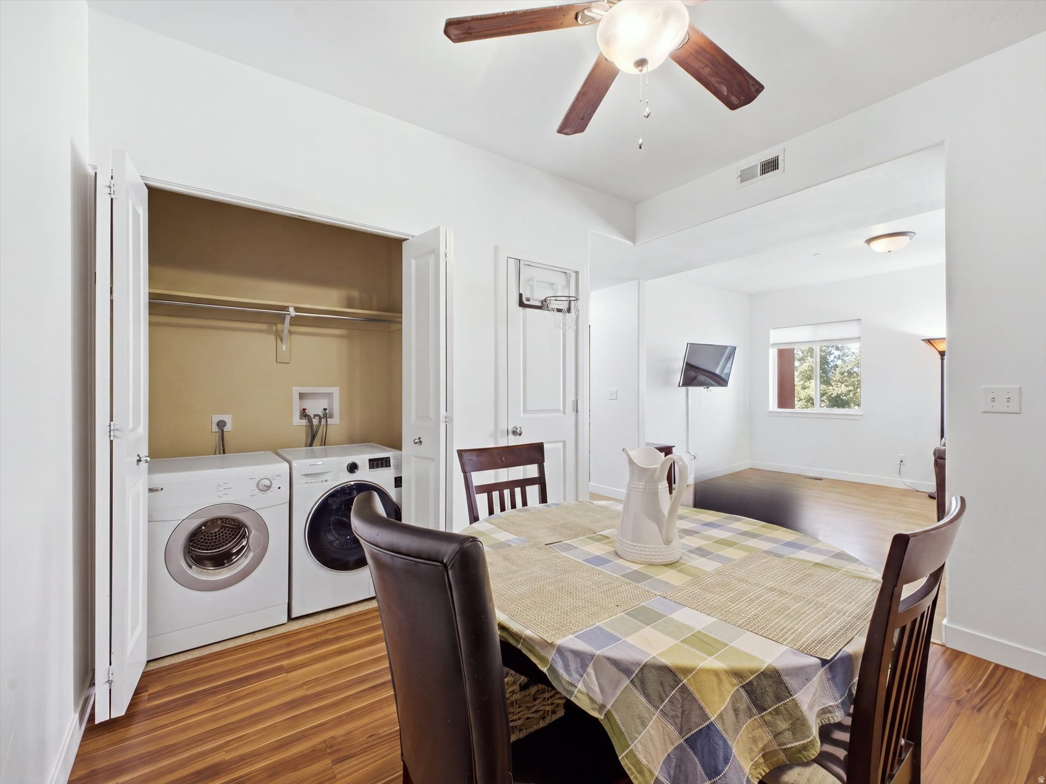 190 E BELMONT AVE #9