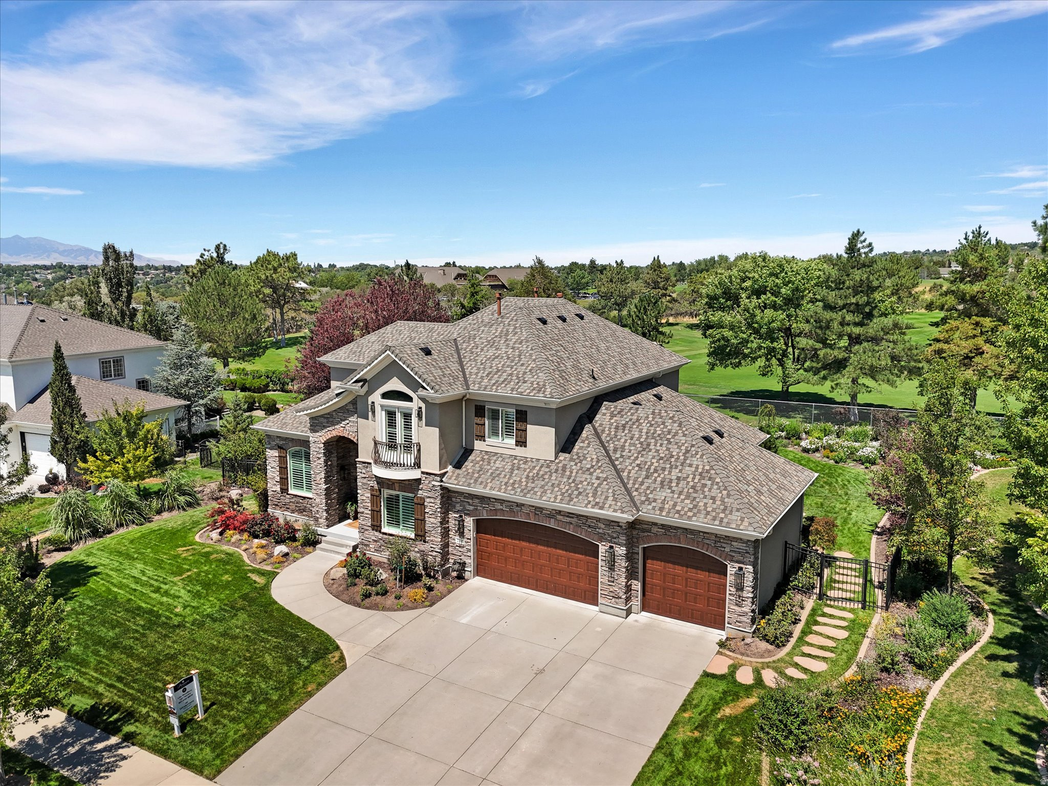 2185 E CATANIA DR