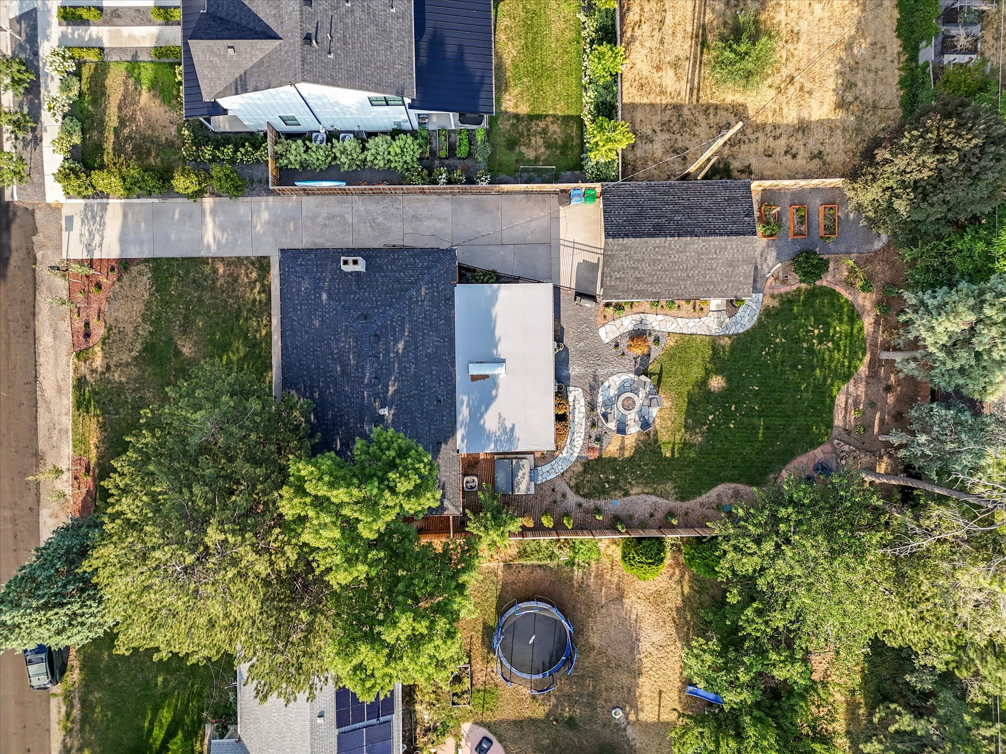 1550 E TREEVIEW DR