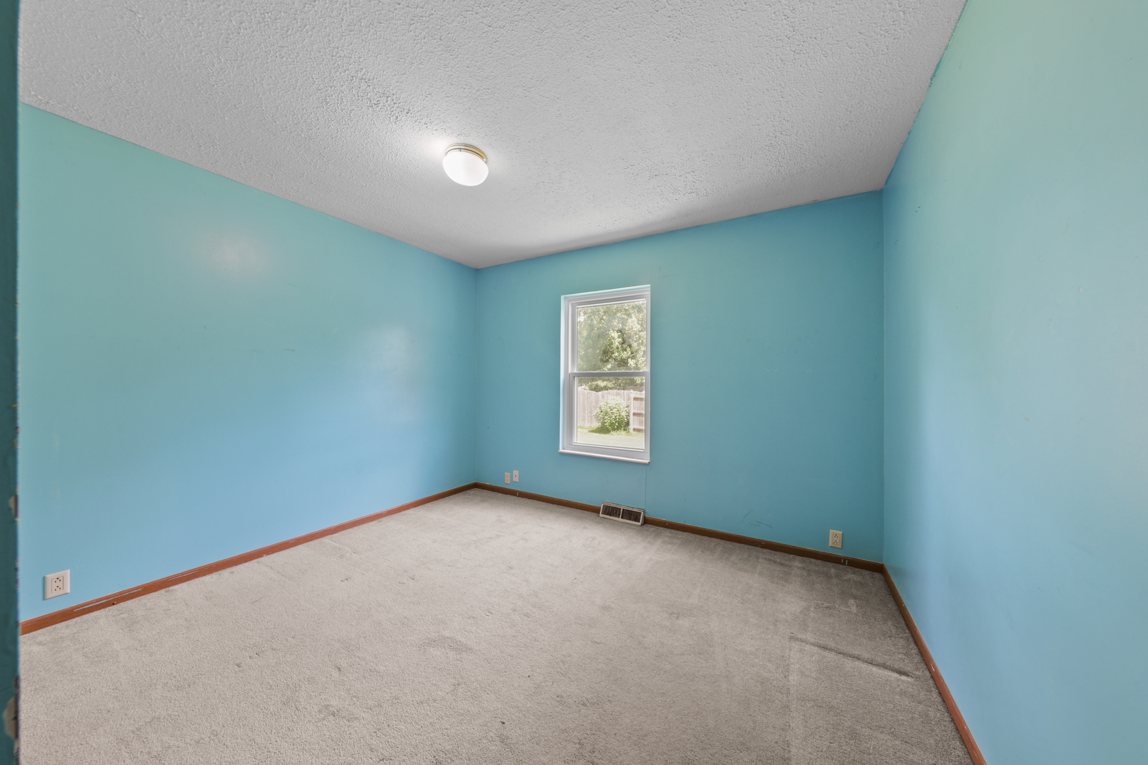 40 E Livingston Street