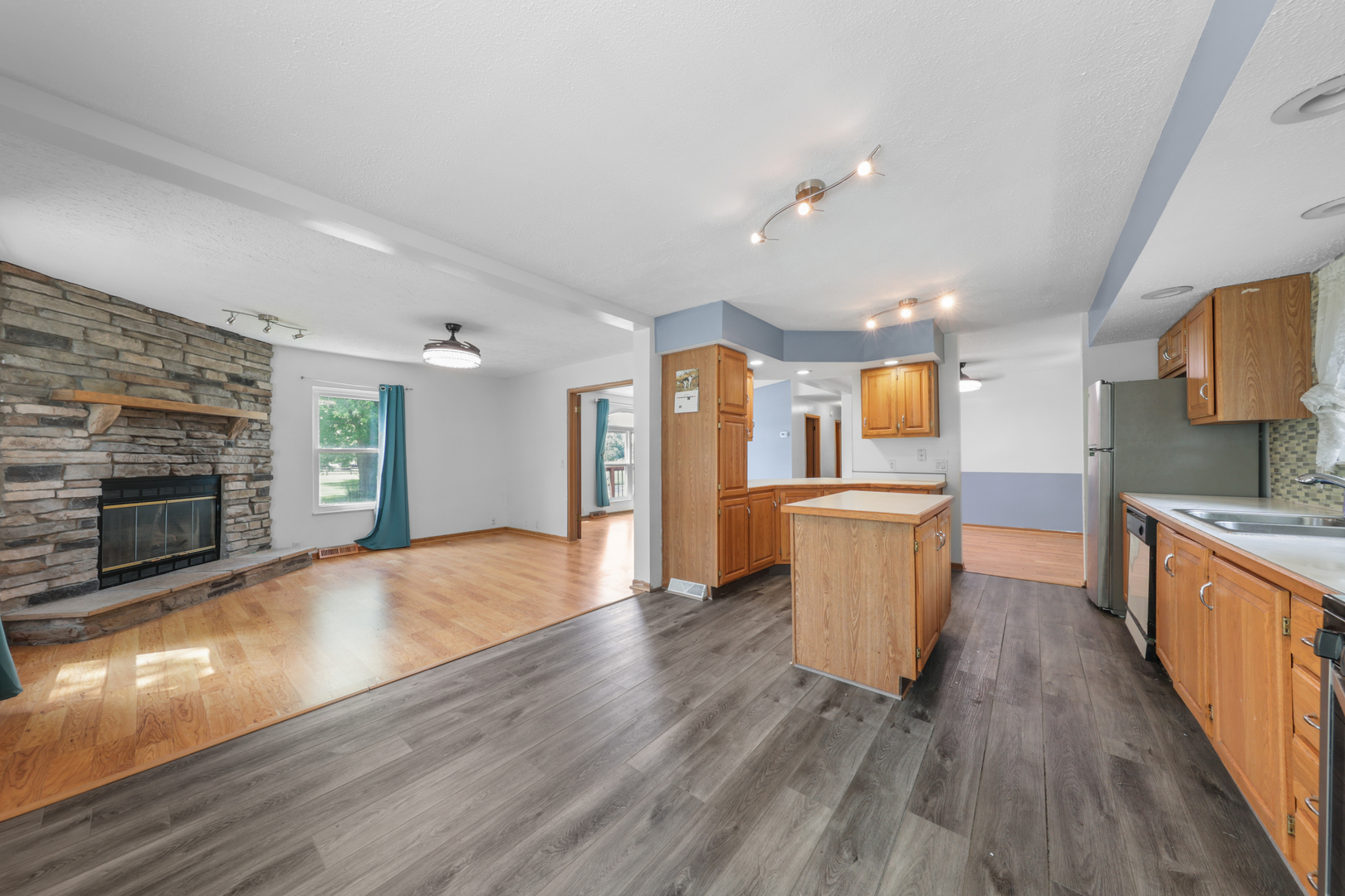 40 E Livingston Street