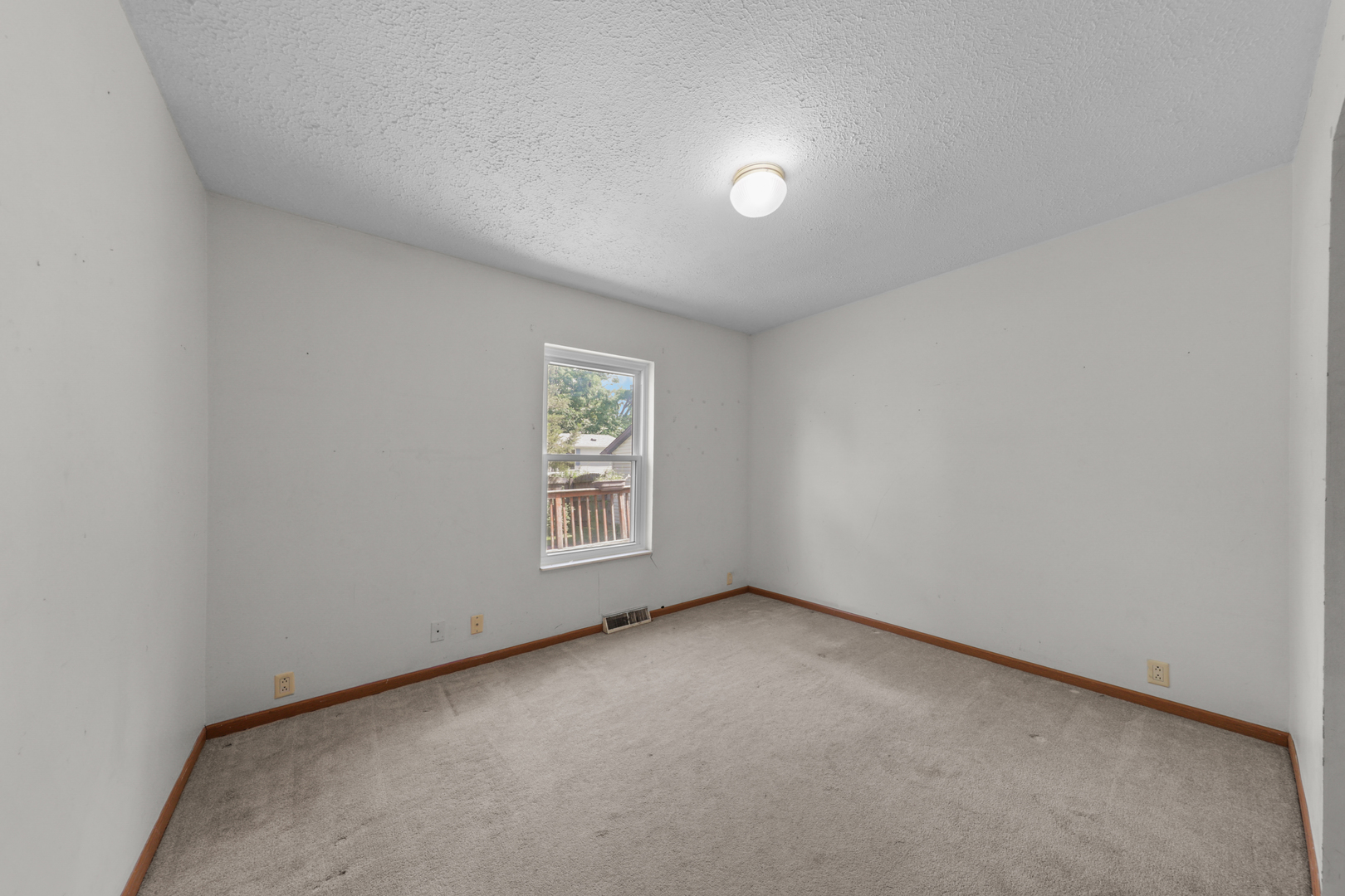 40 E Livingston Street