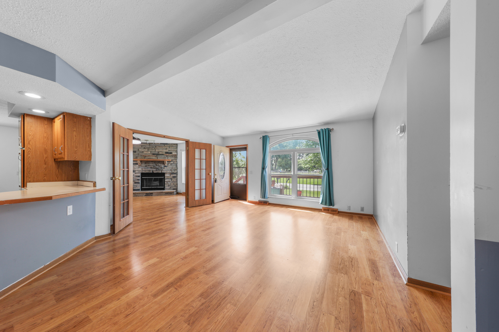 40 E Livingston Street