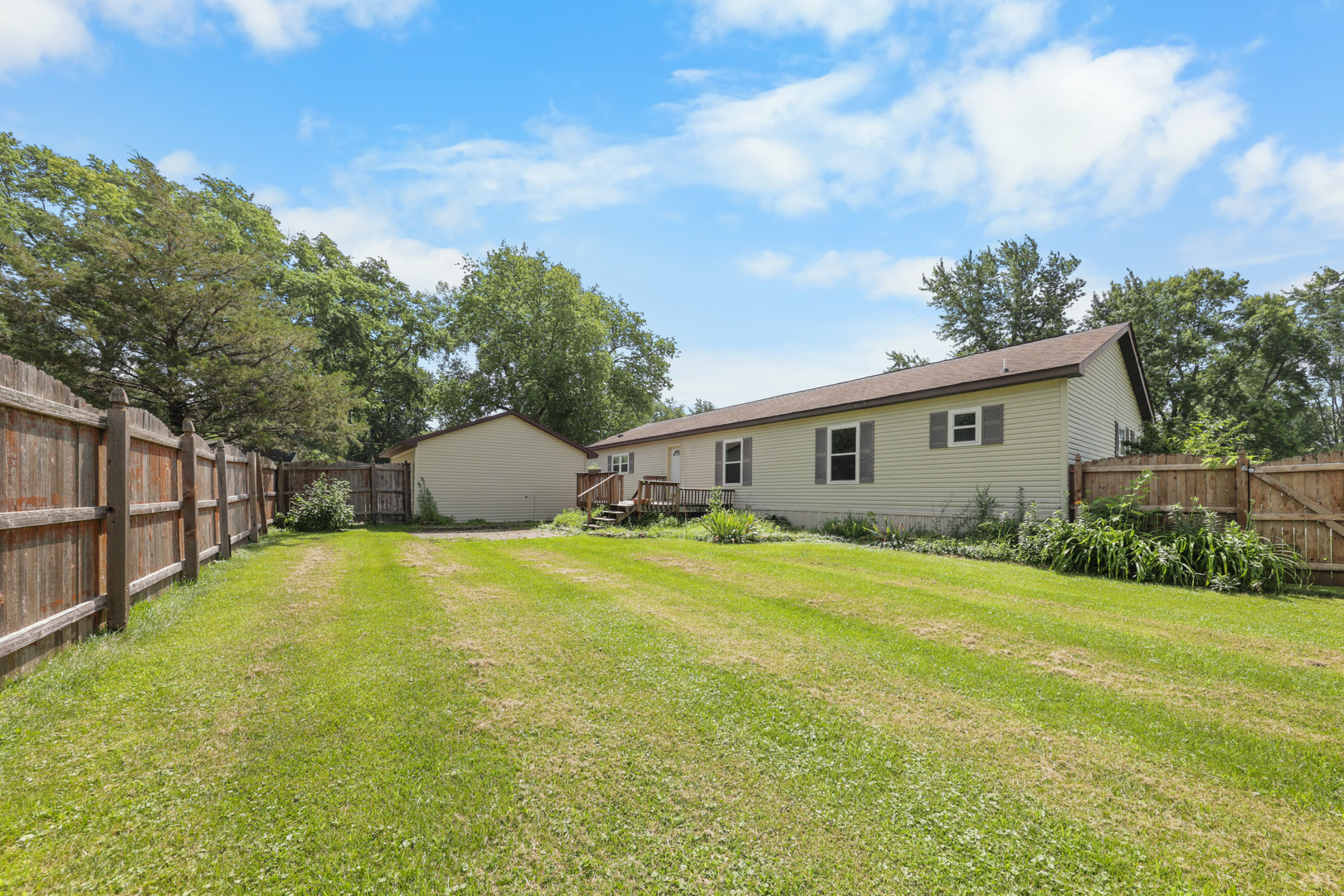 40 E Livingston Street