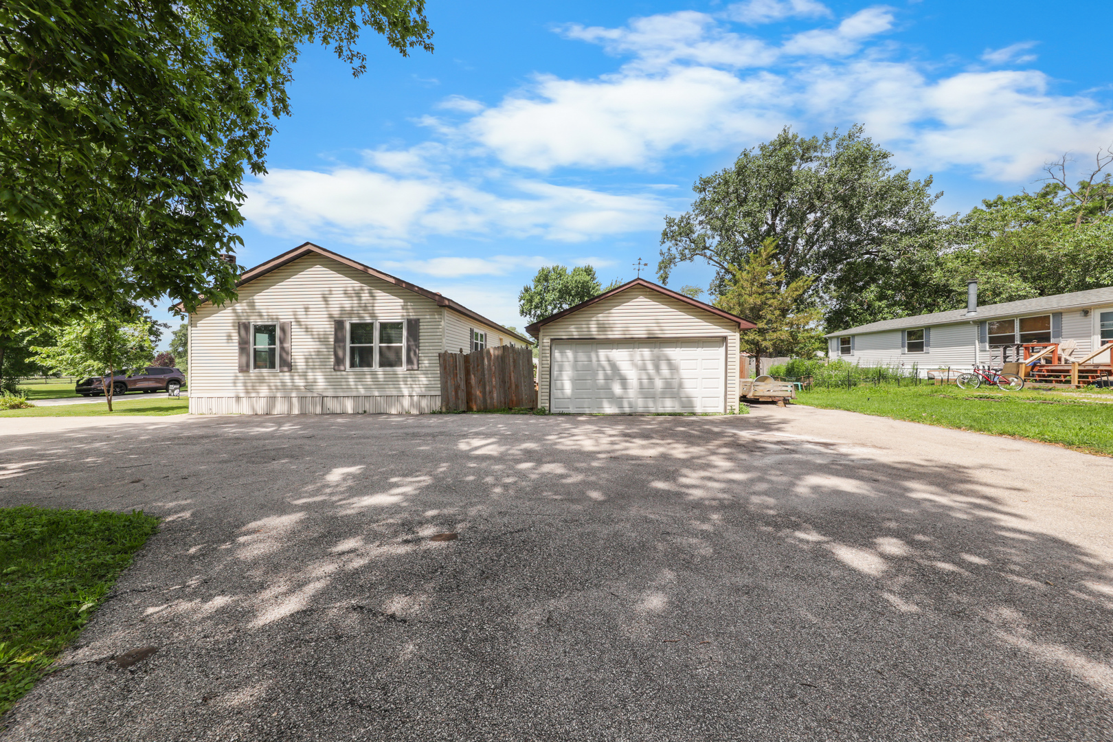 40 E Livingston Street