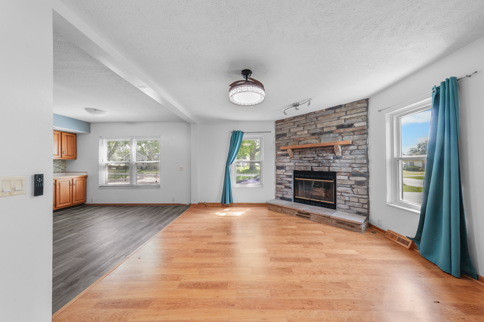40 E Livingston Street