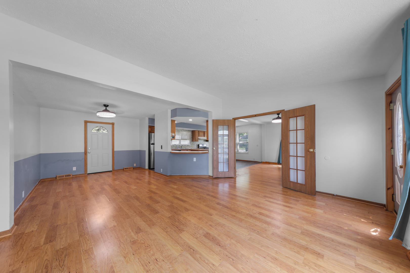 40 E Livingston Street
