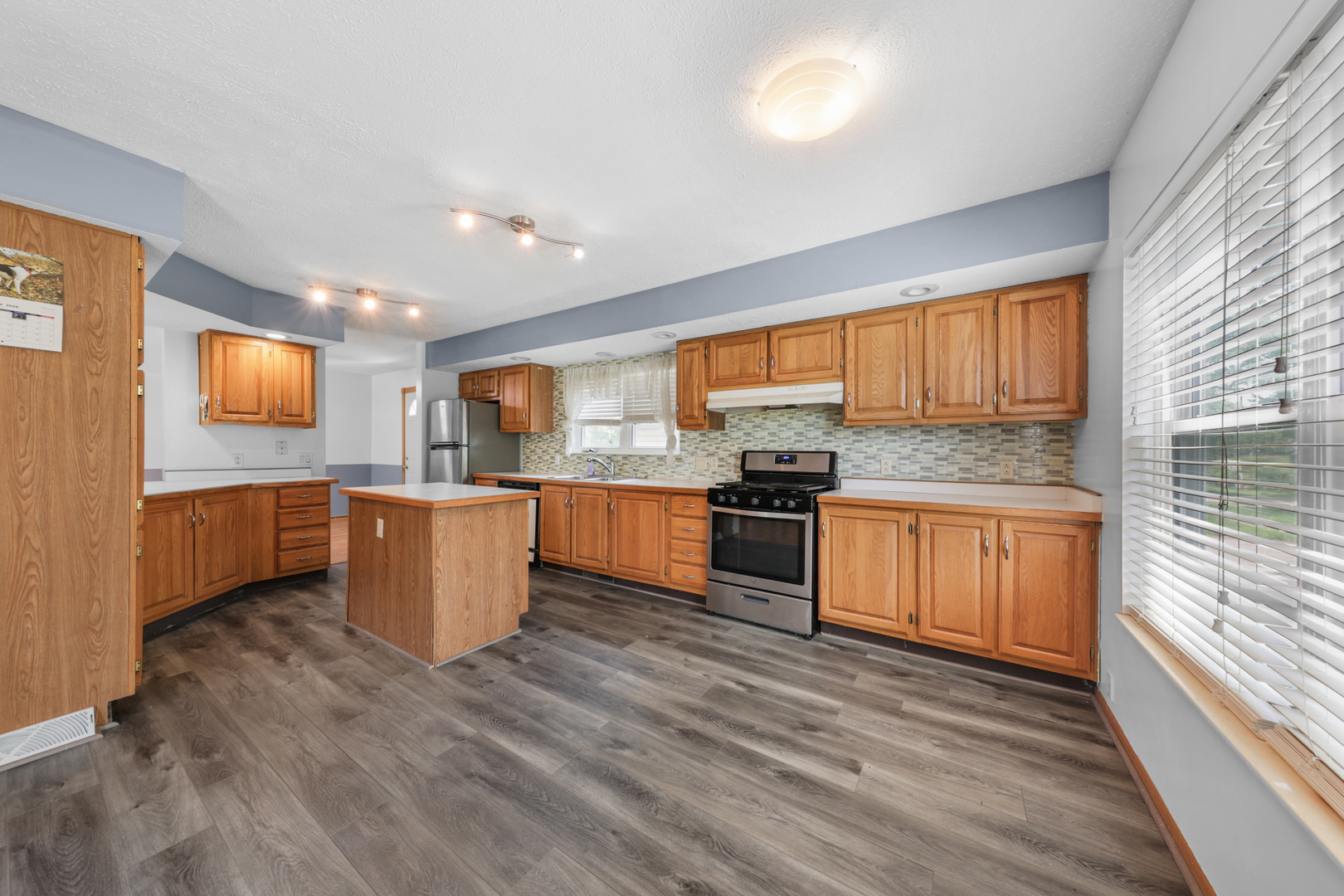 40 E Livingston Street