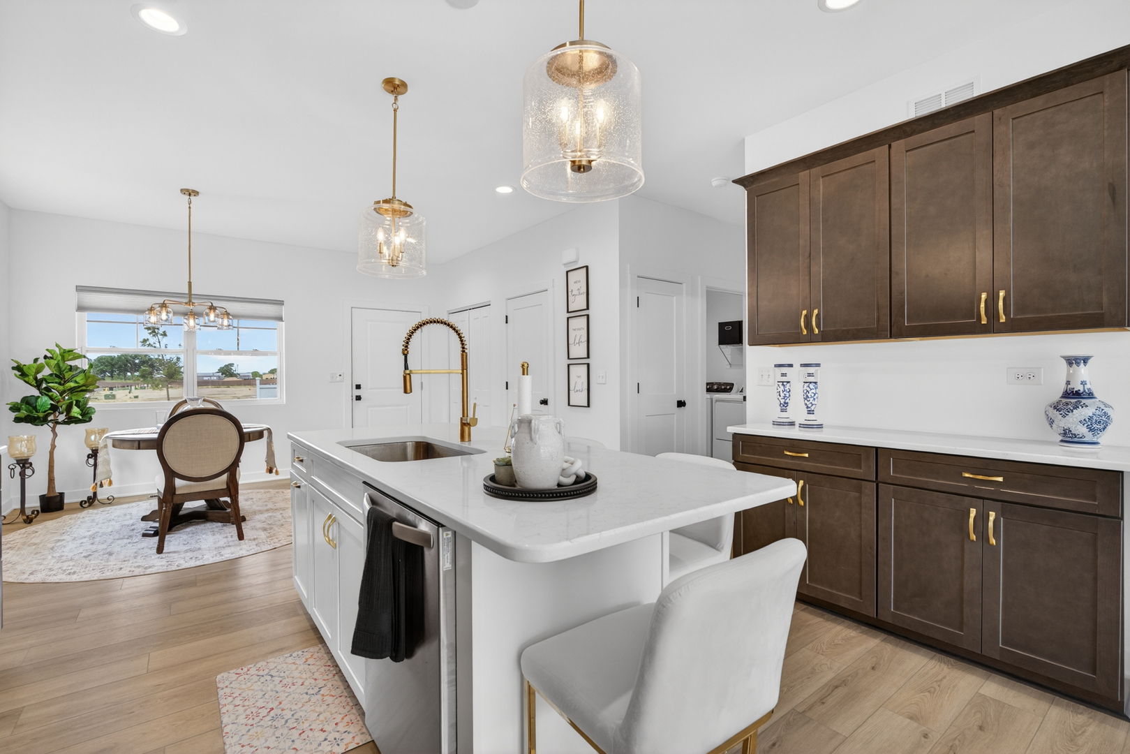 2033 Isabella Lane