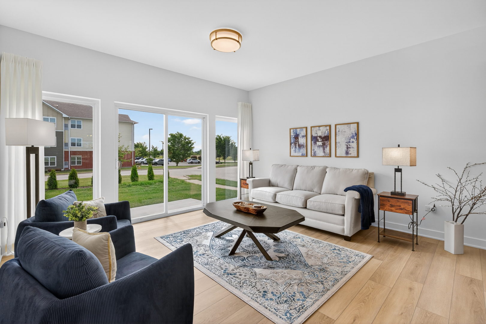 2033 Isabella Lane
