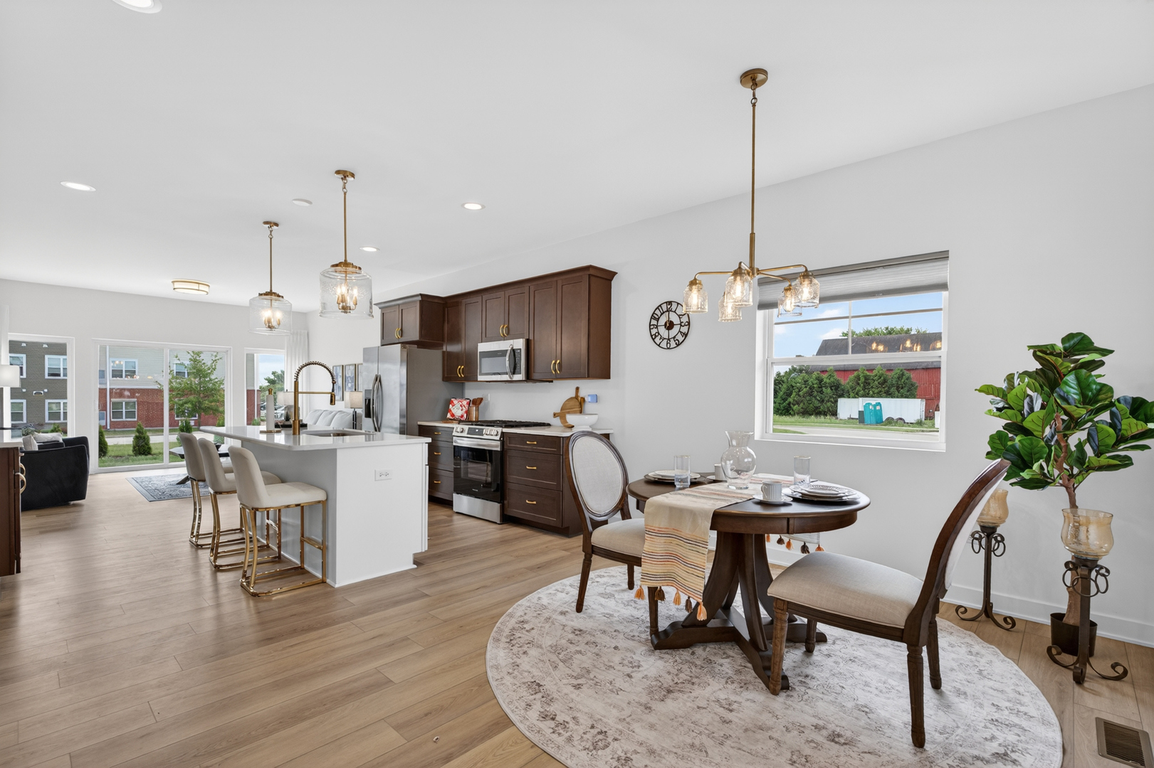 2033 Isabella Lane