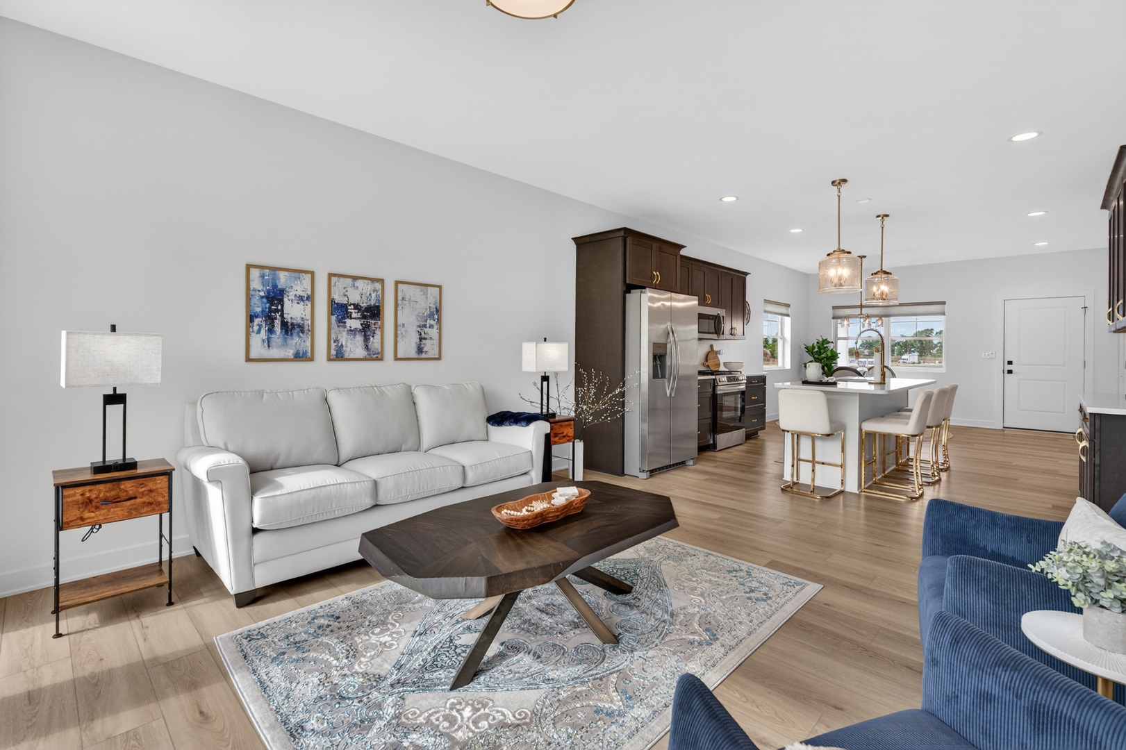 2033 Isabella Lane