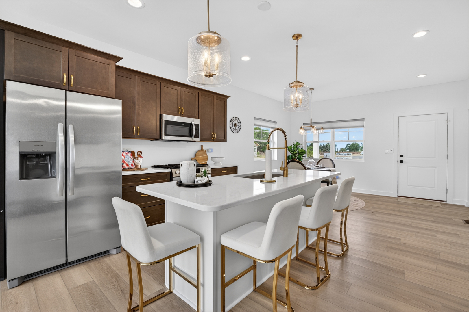 2033 Isabella Lane