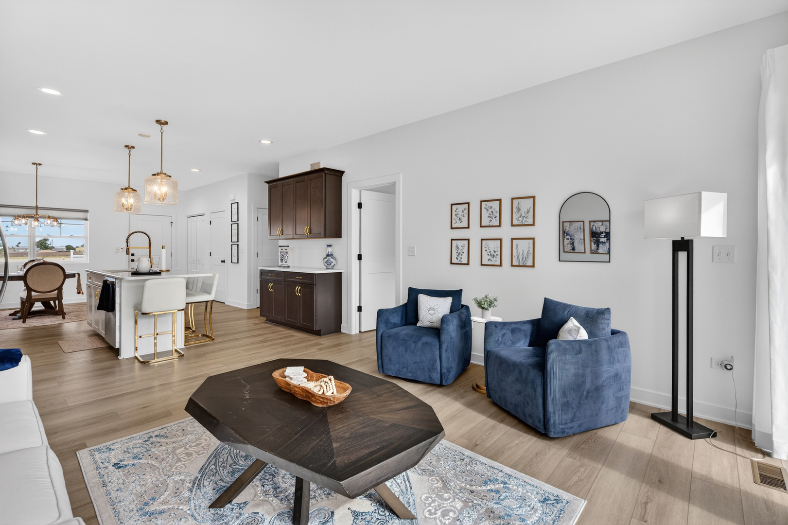 2033 Isabella Lane