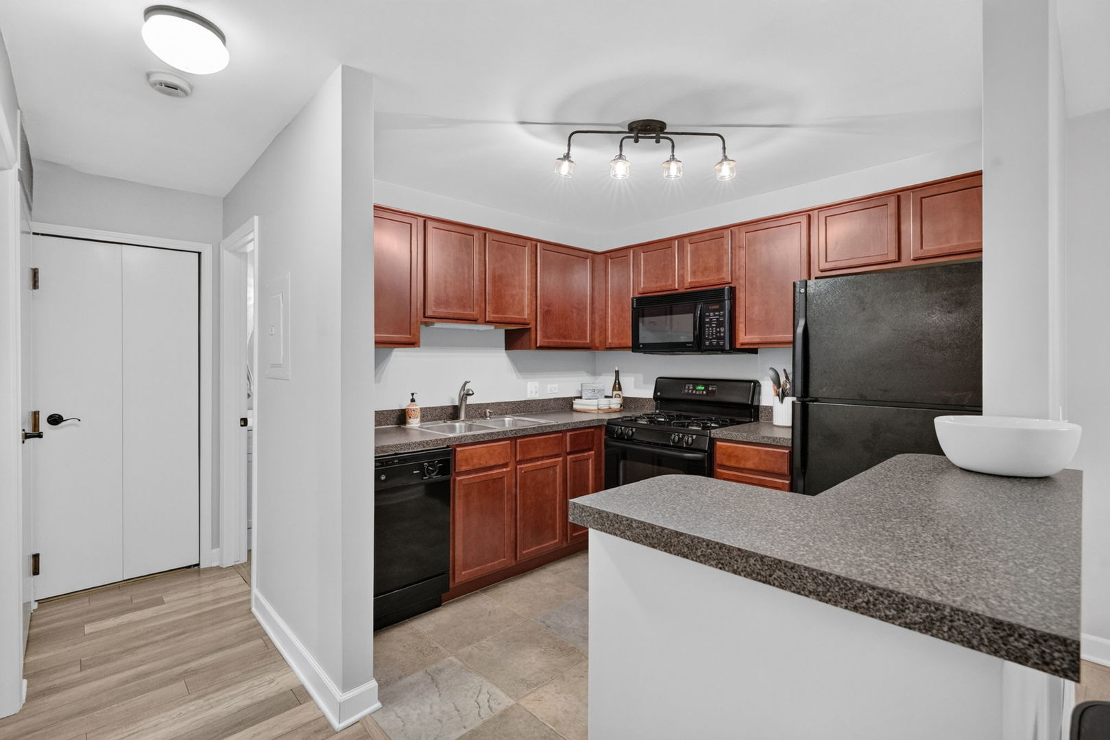 1531 Raymond Drive Unit: 101