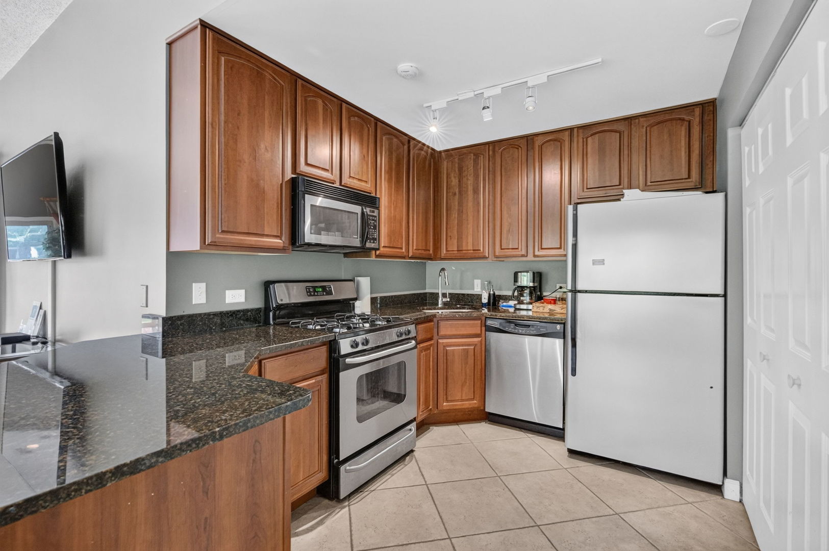 1531 Raymond Drive Unit: 101