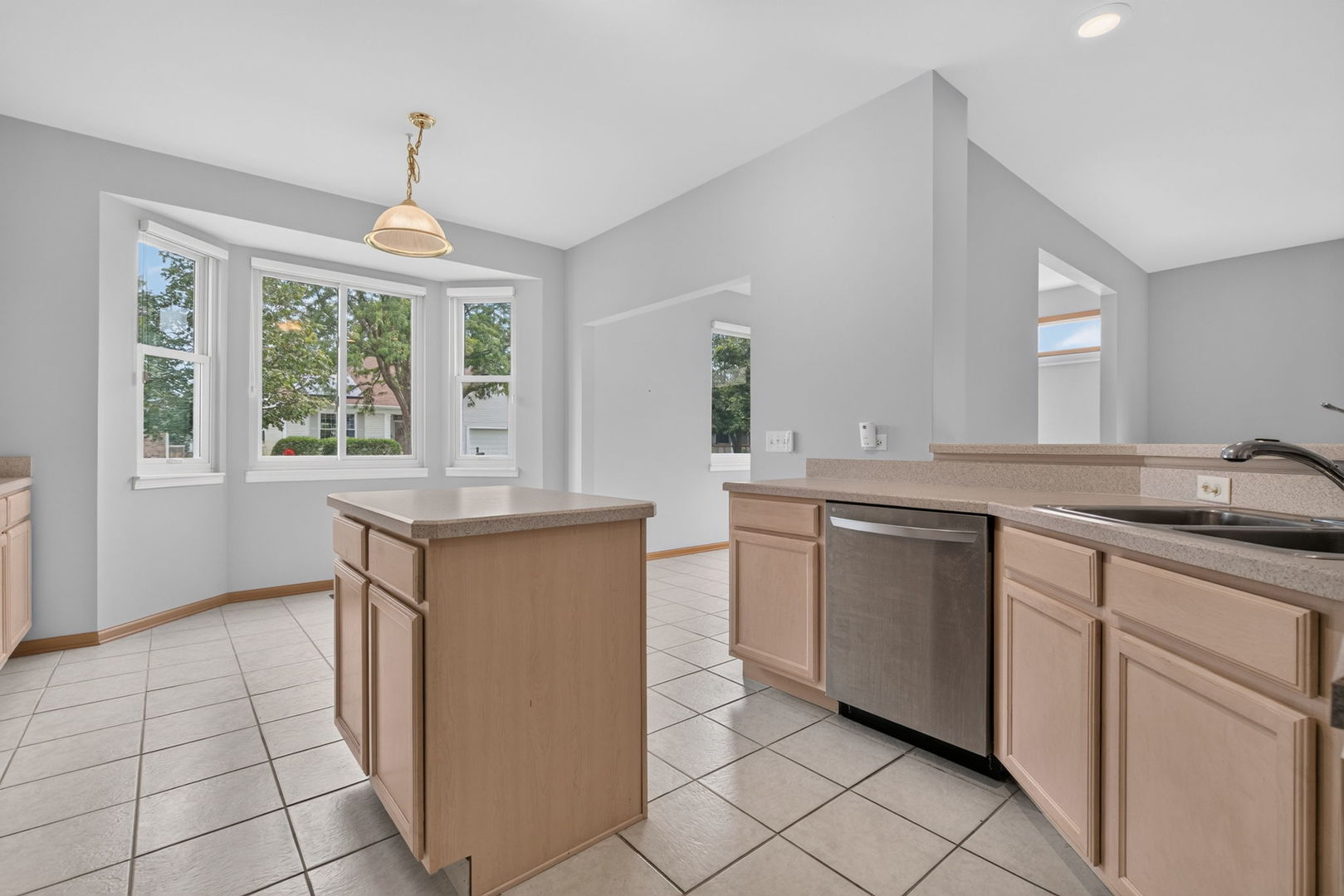 630 Saugatuk Circle