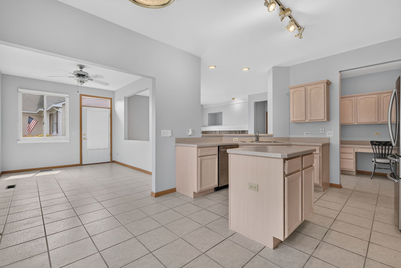 630 Saugatuk Circle