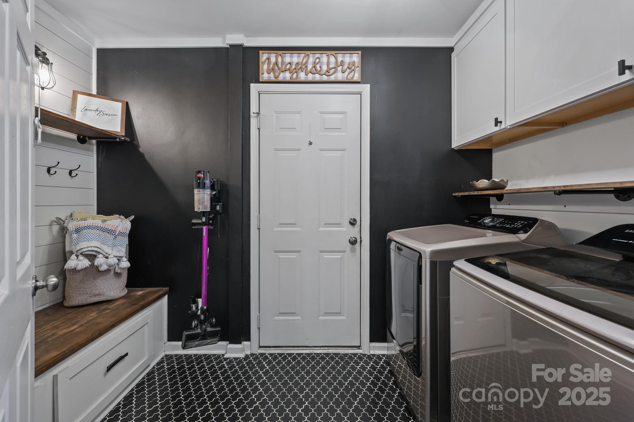 597 NW Gatsby Place NW