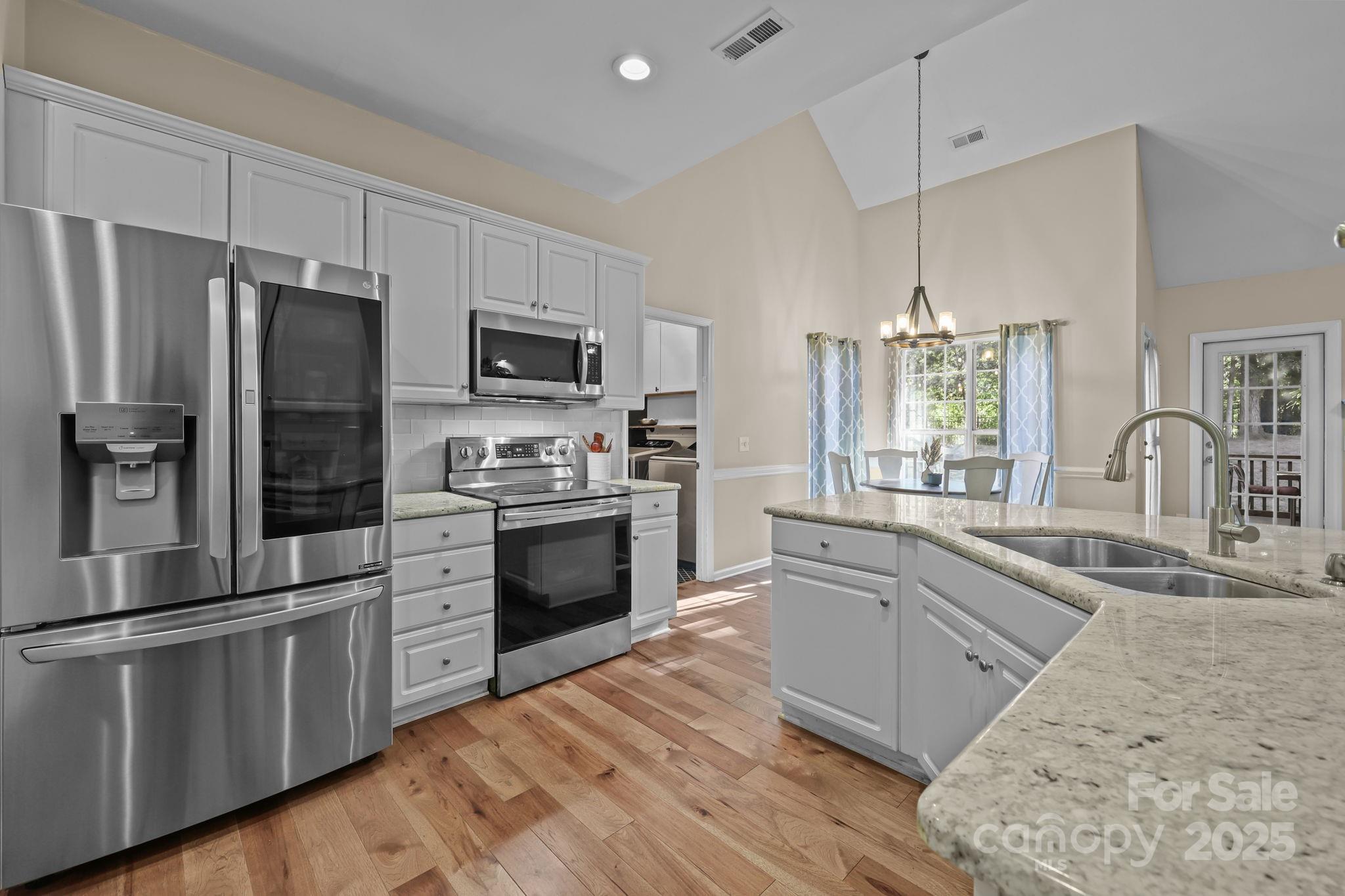 597 NW Gatsby Place NW