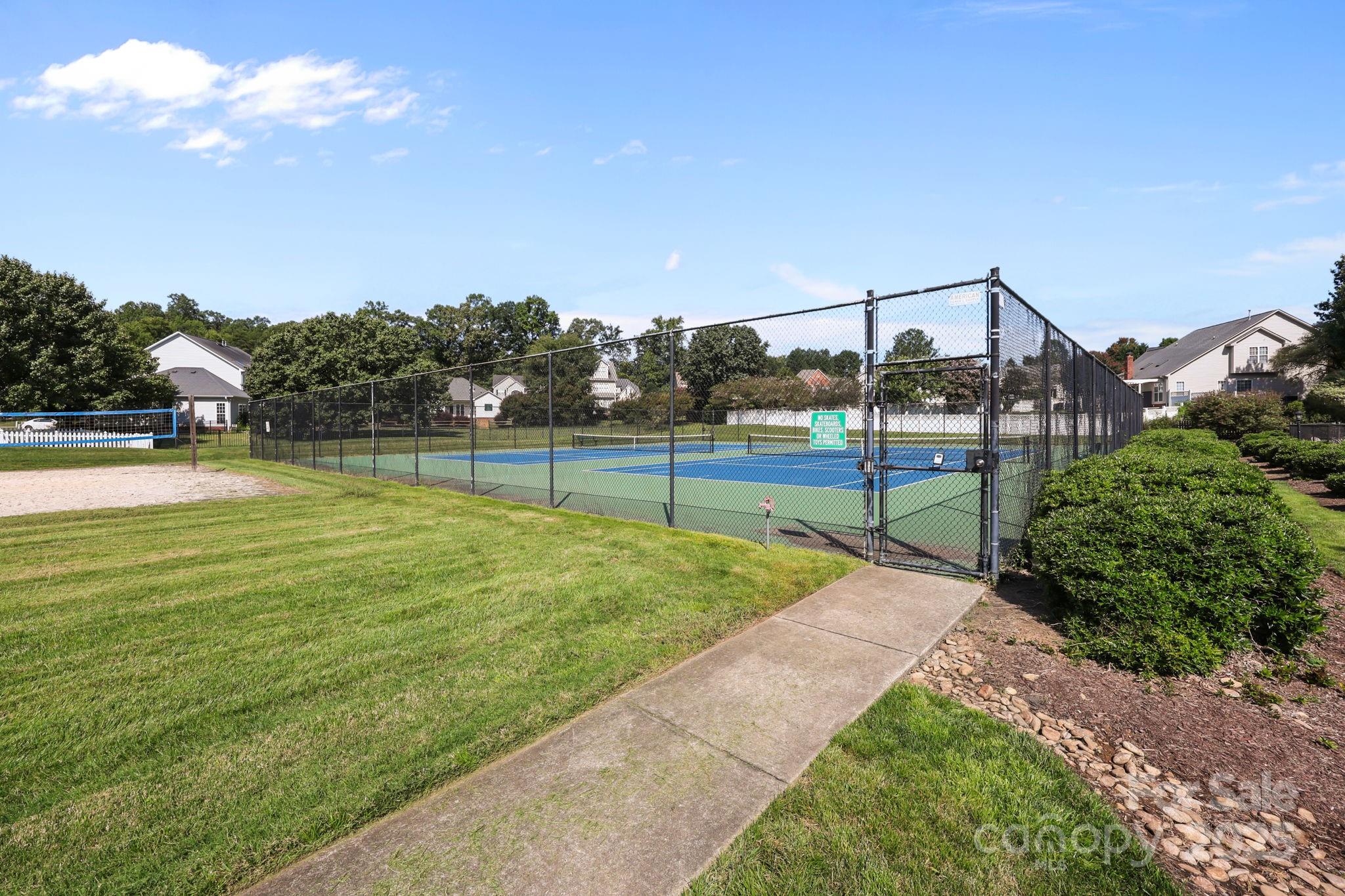 597 NW Gatsby Place NW