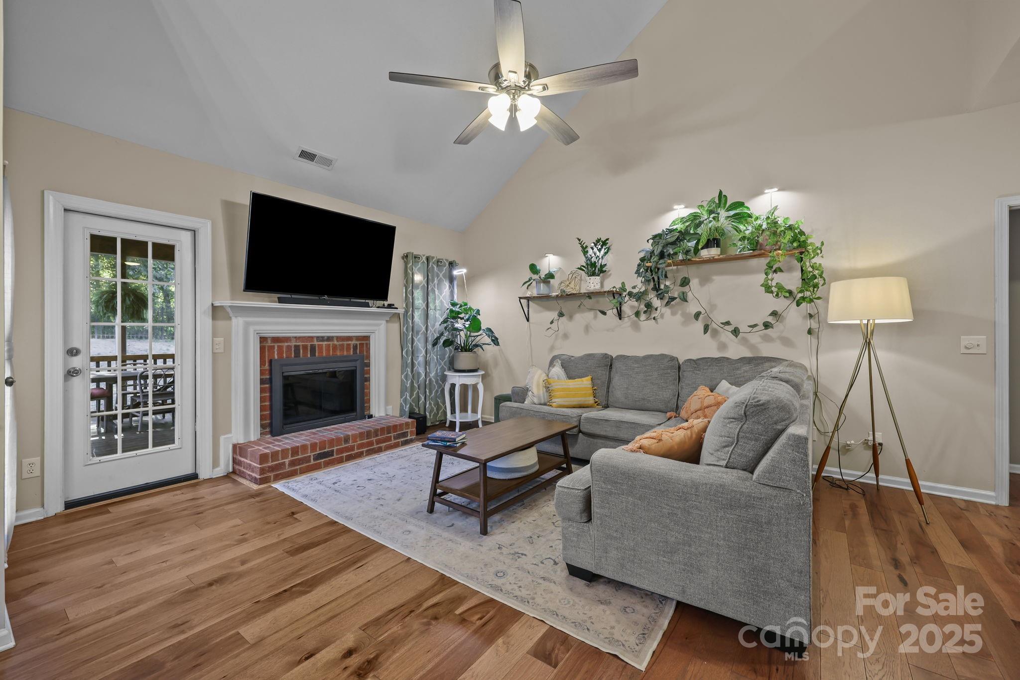 597 NW Gatsby Place NW