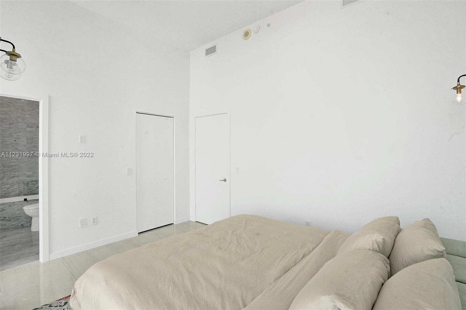 480 NE 31st St Unit: PH5004