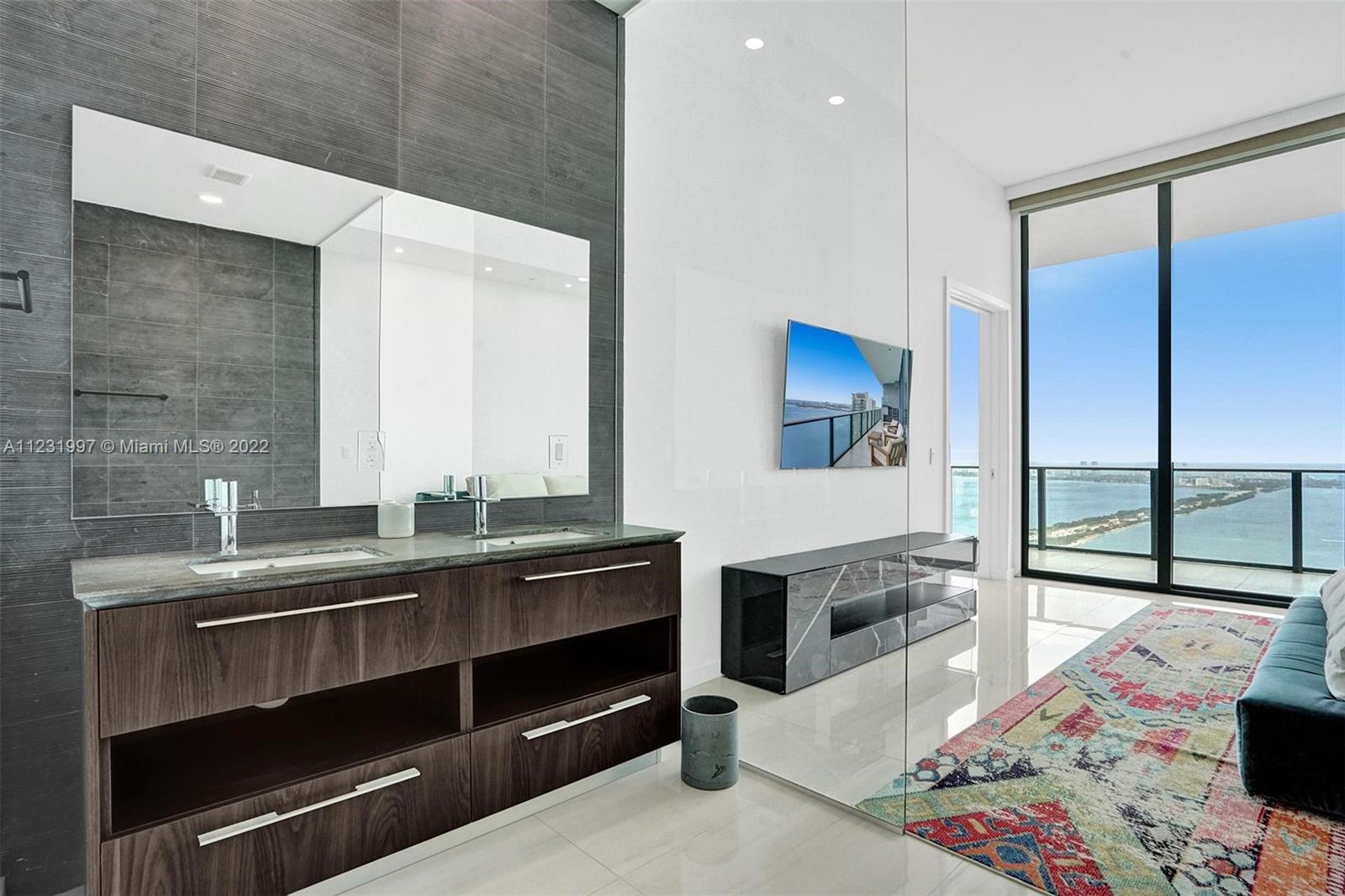 480 NE 31st St Unit: PH5004