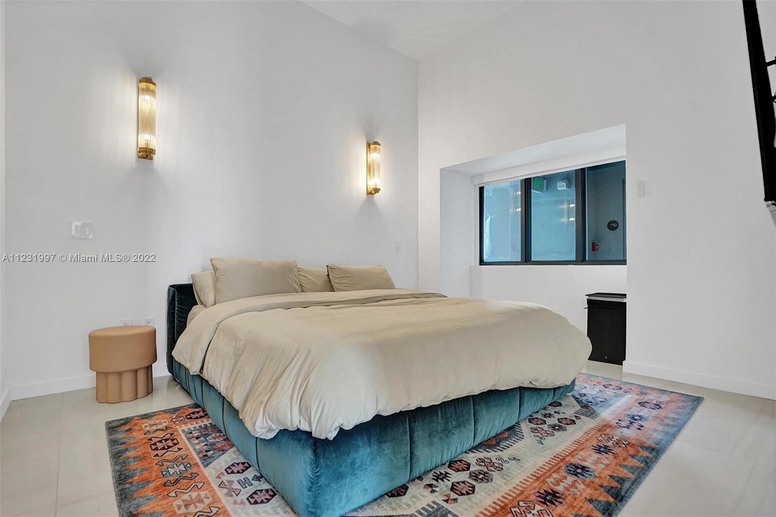 480 NE 31st St Unit: PH5004
