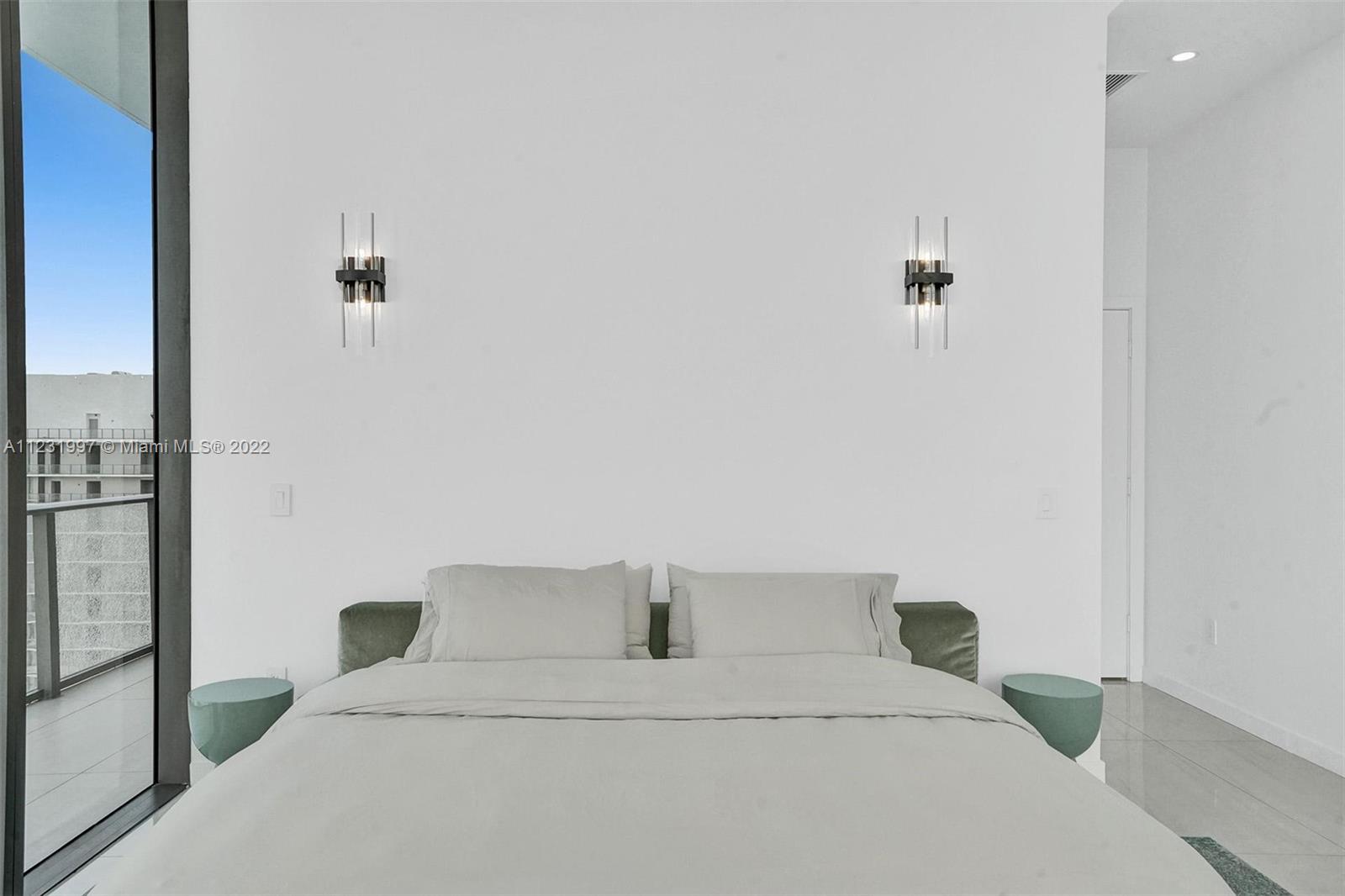 480 NE 31st St Unit: PH5004