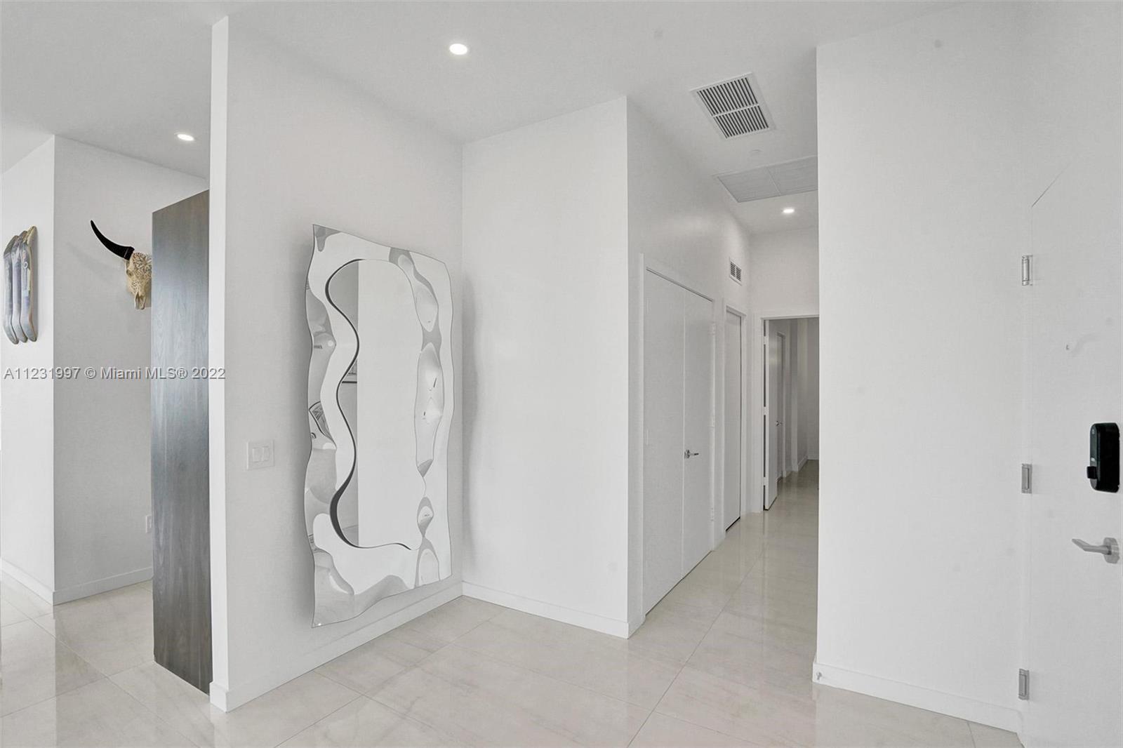 480 NE 31st St Unit: PH5004