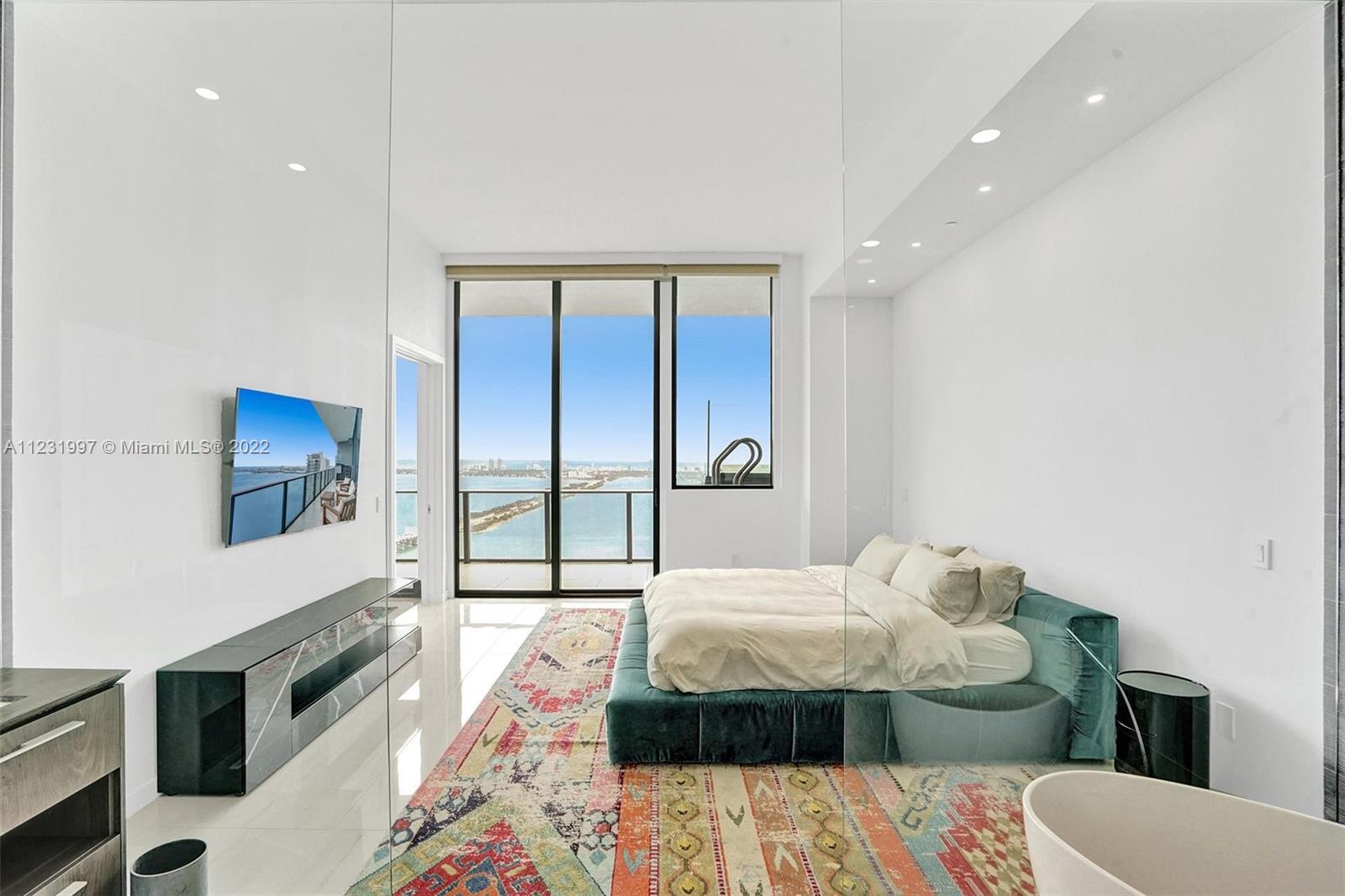 480 NE 31st St Unit: PH5004