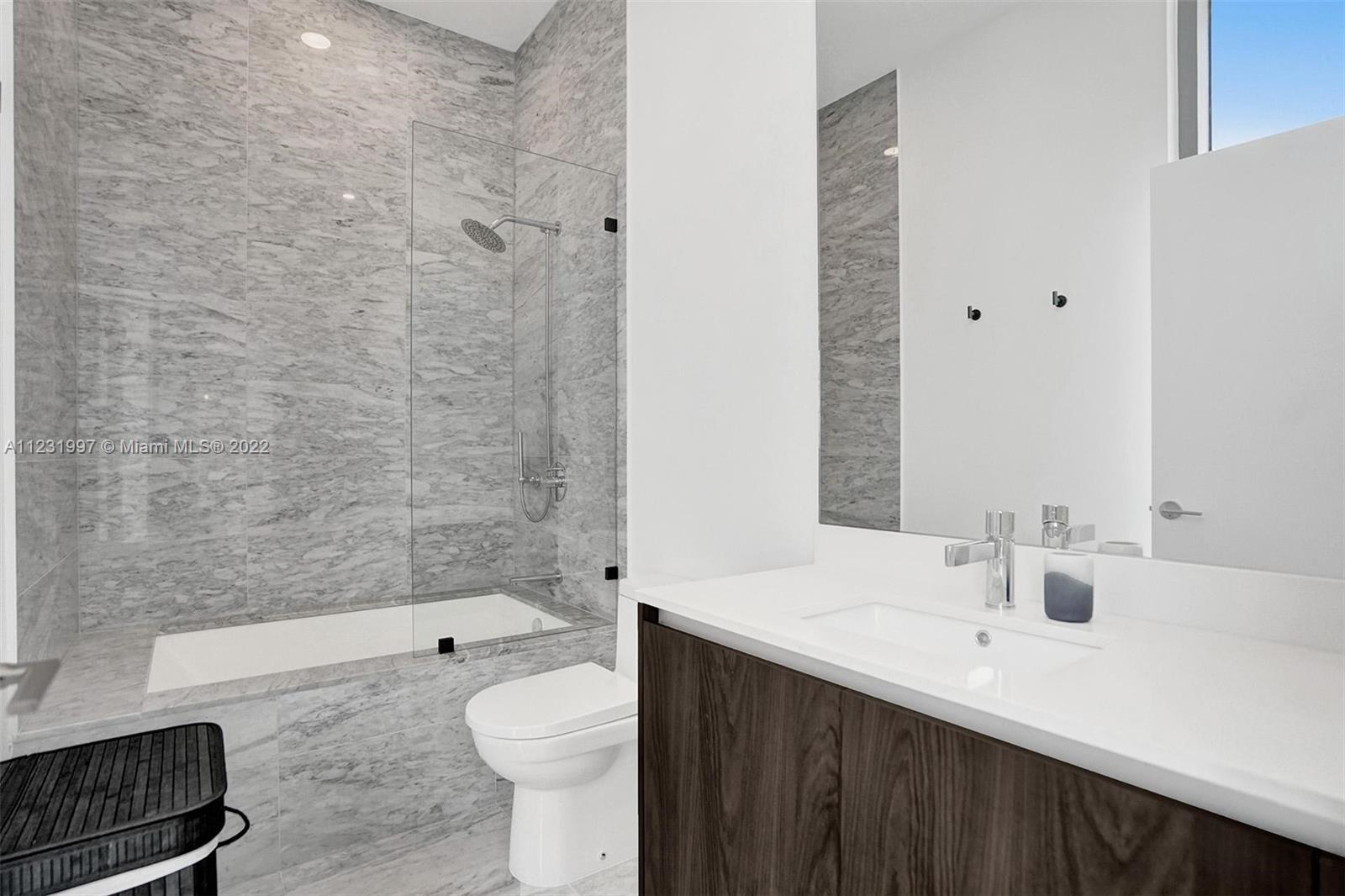 480 NE 31st St Unit: PH5004