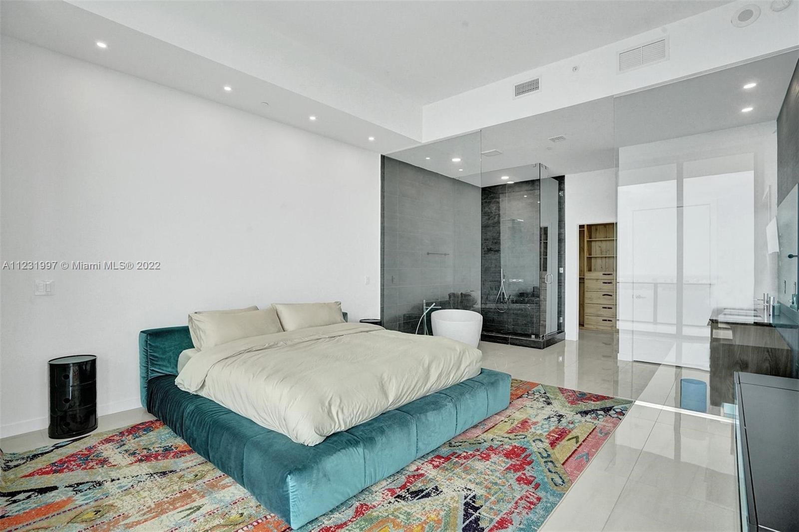 480 NE 31st St Unit: PH5004