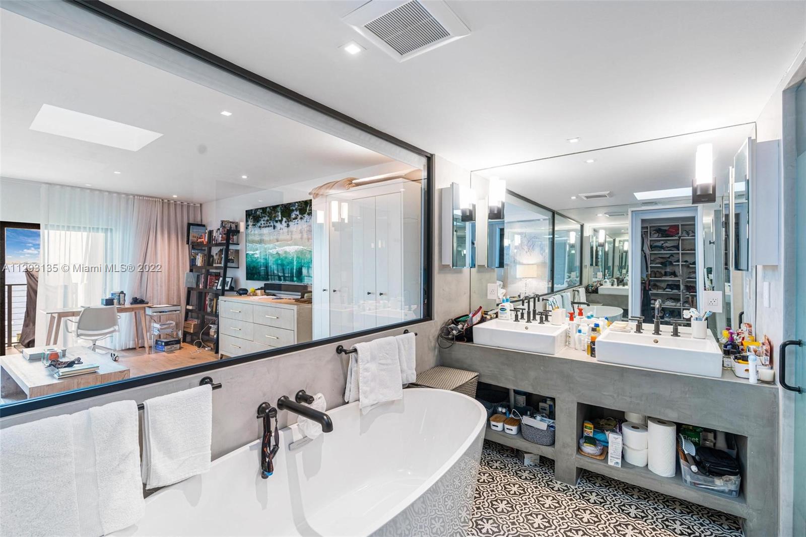 166 Harbor Dr Unit: 2B