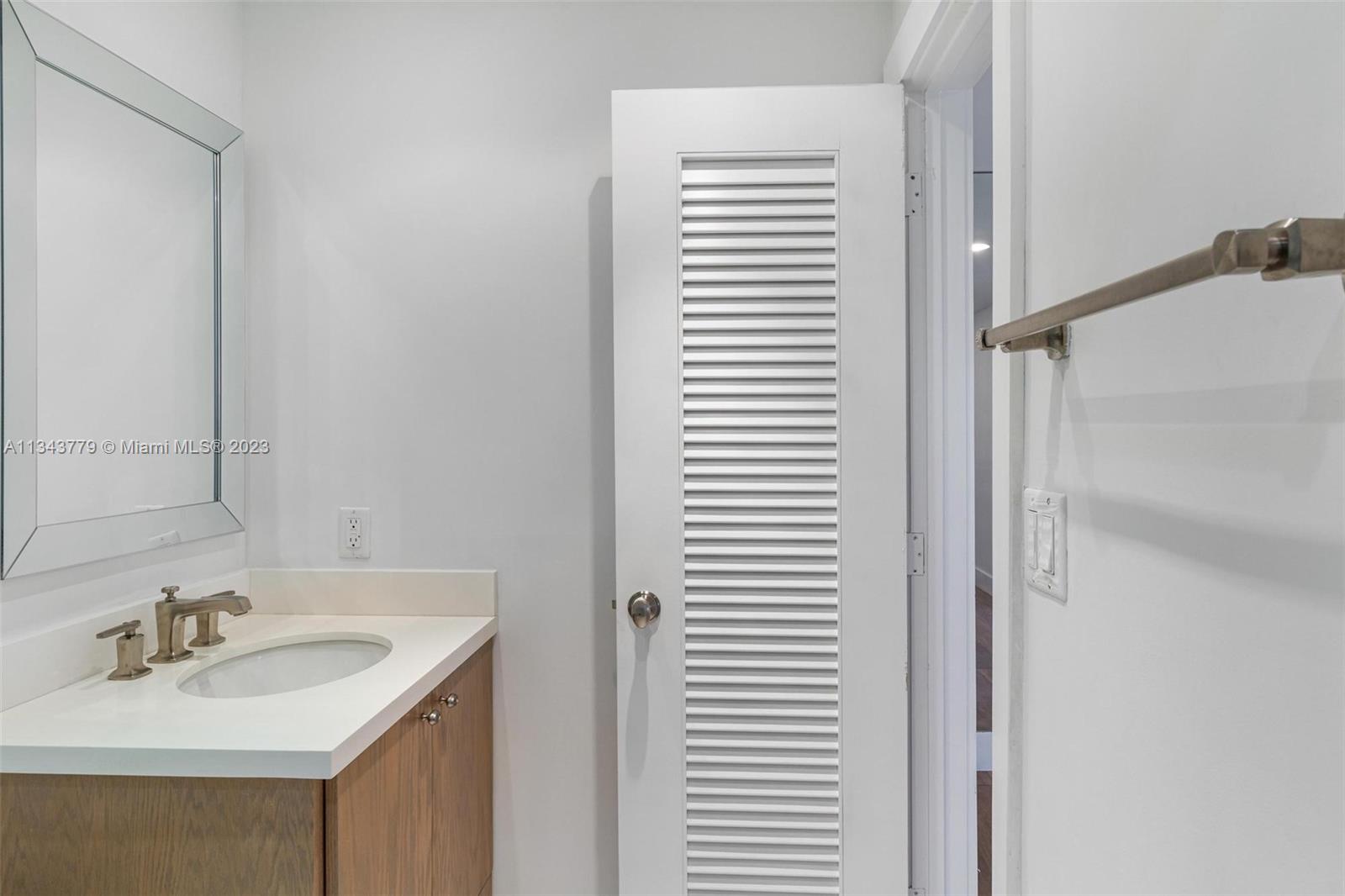 166 Harbor Dr Unit: 1A