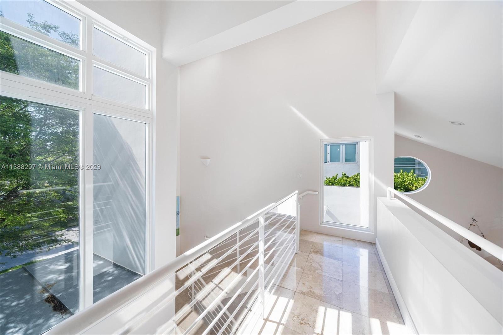 525 Ridgewood Rd