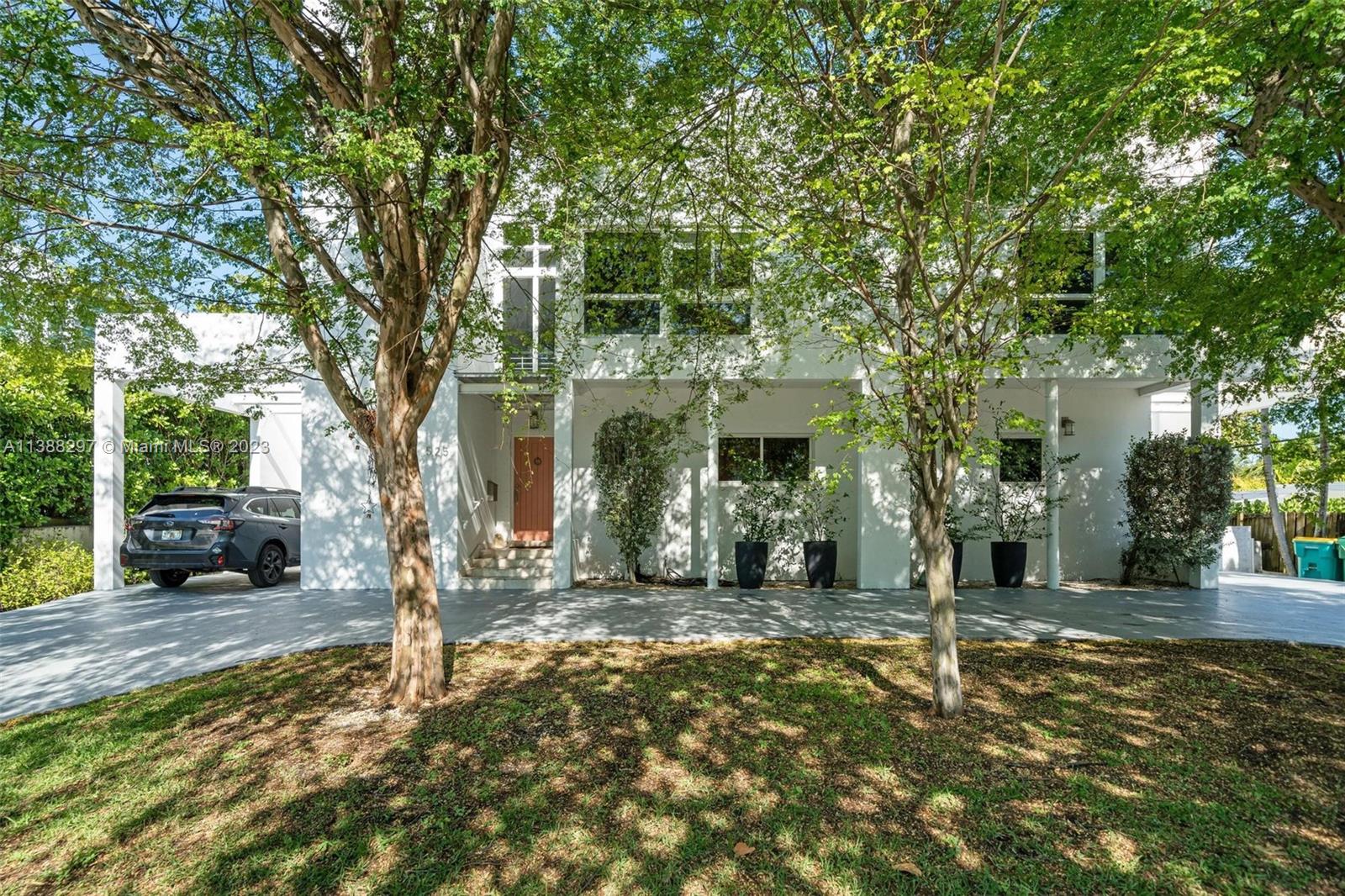 525 Ridgewood Rd