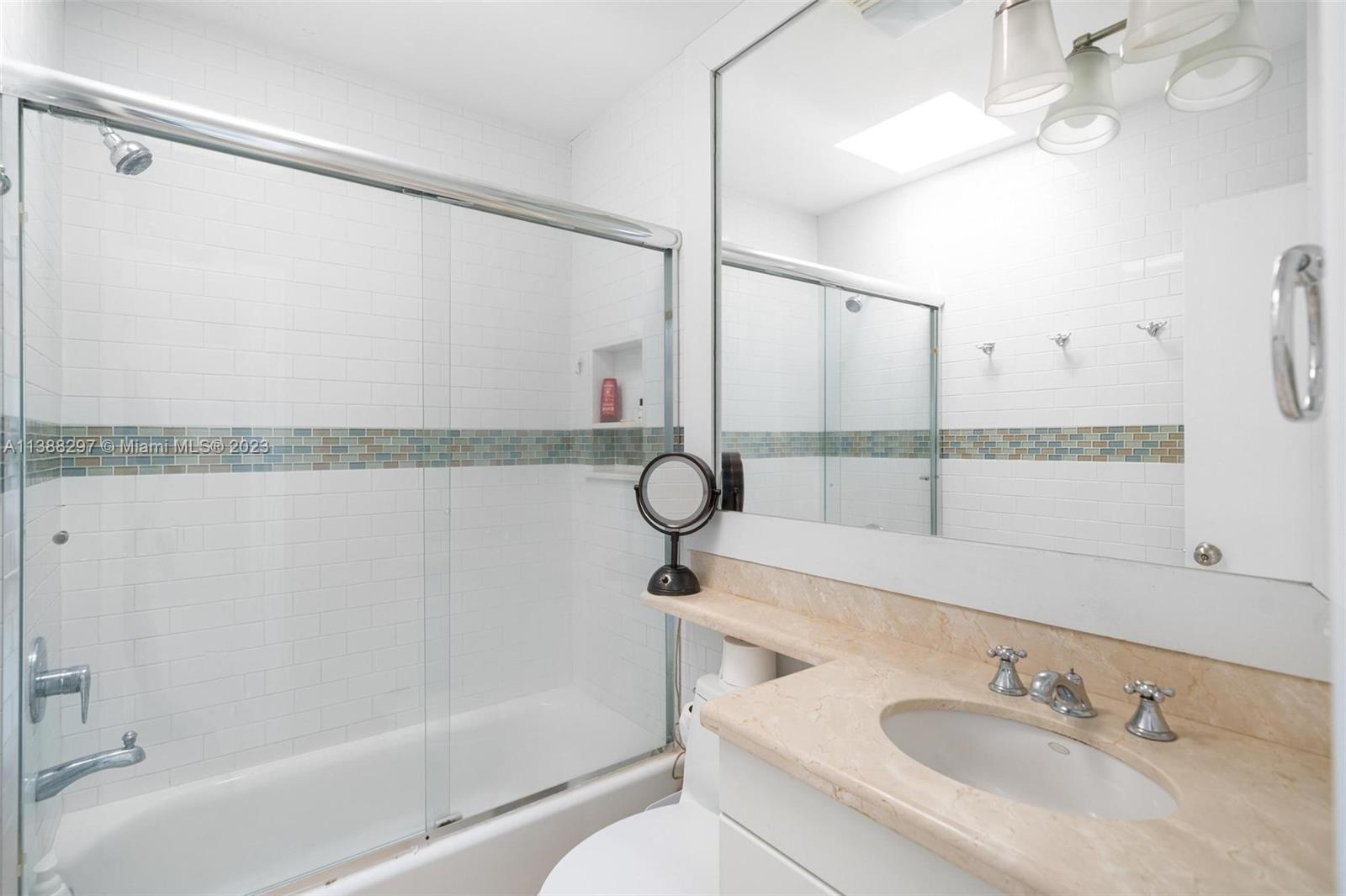 525 Ridgewood Rd