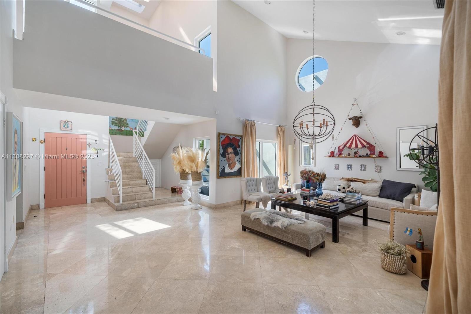 525 Ridgewood Rd