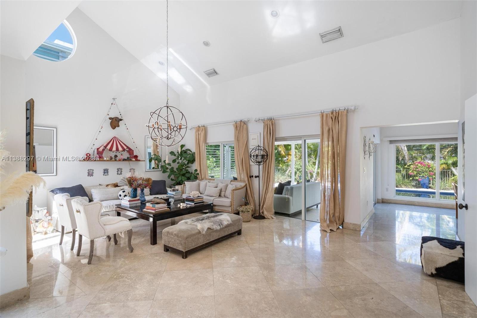 525 Ridgewood Rd