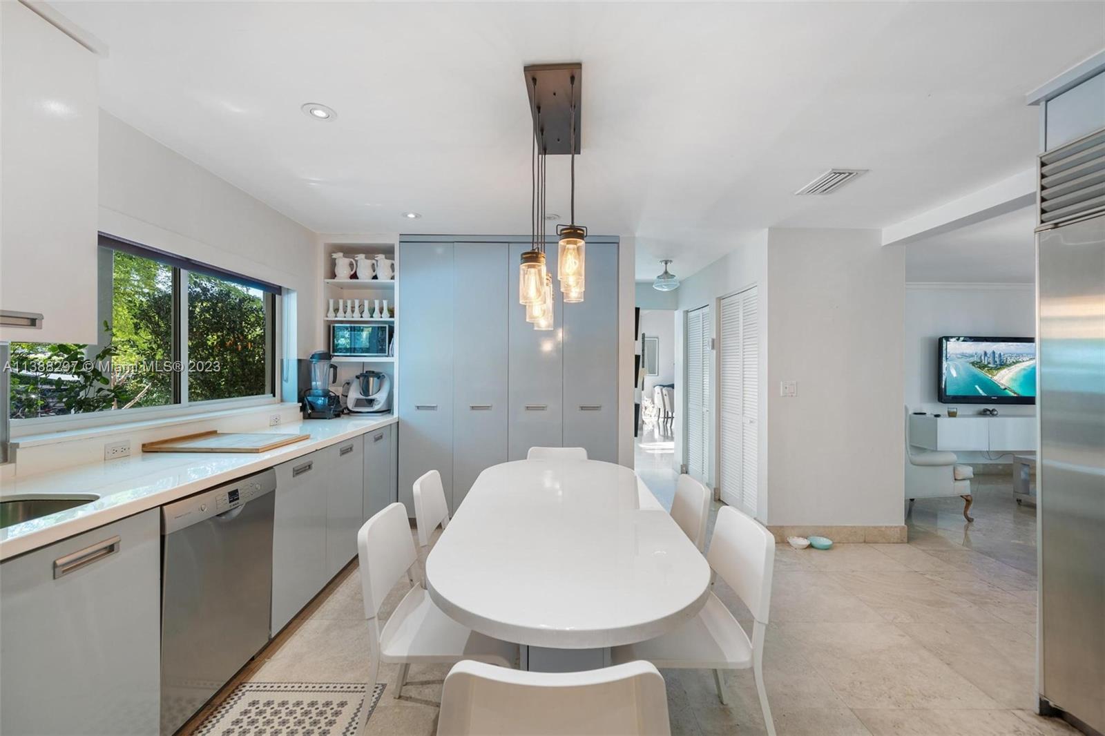 525 Ridgewood Rd