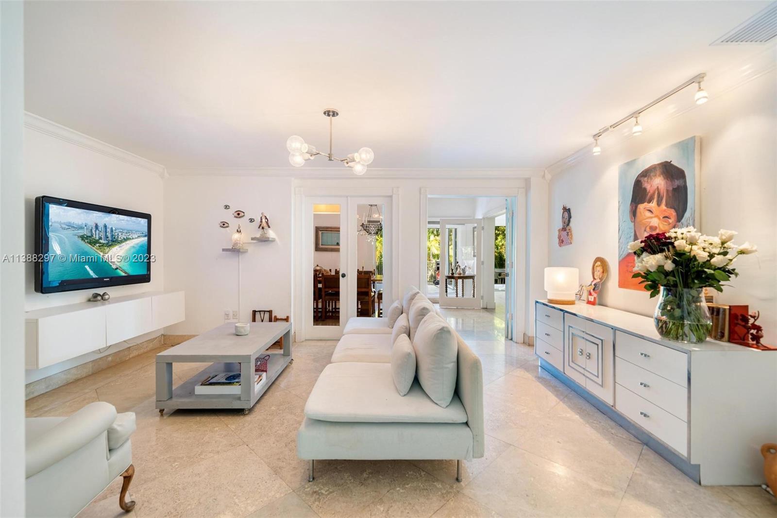 525 Ridgewood Rd