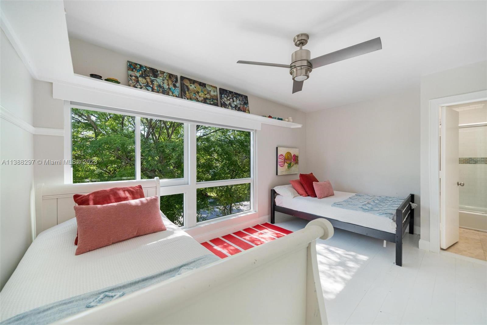 525 Ridgewood Rd