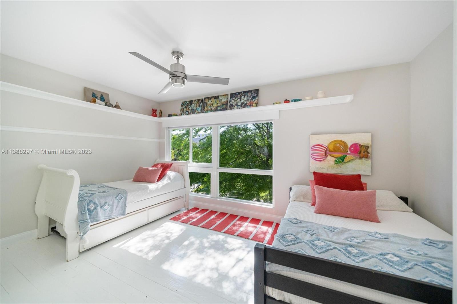 525 Ridgewood Rd