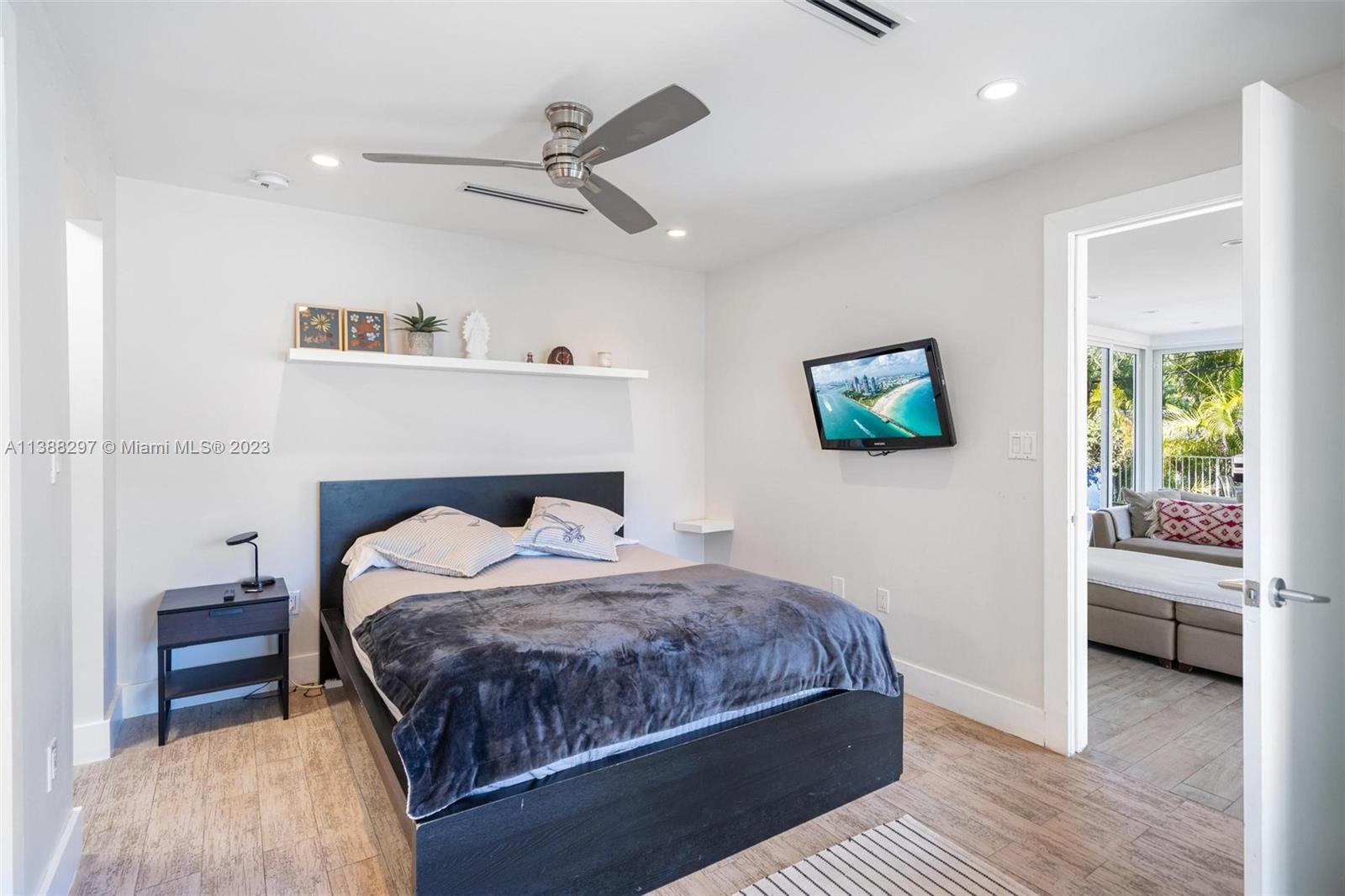 525 Ridgewood Rd