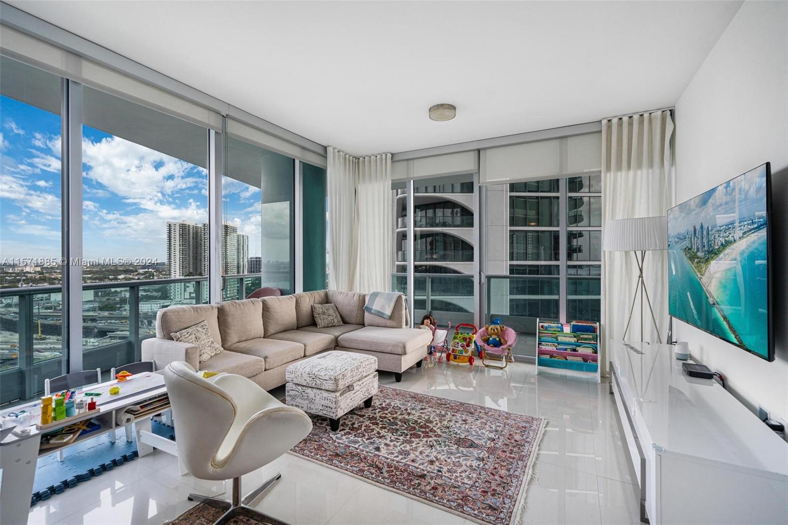 900 Biscayne Blvd # 2212