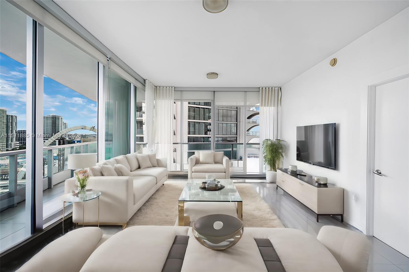900 Biscayne Blvd # 2212
